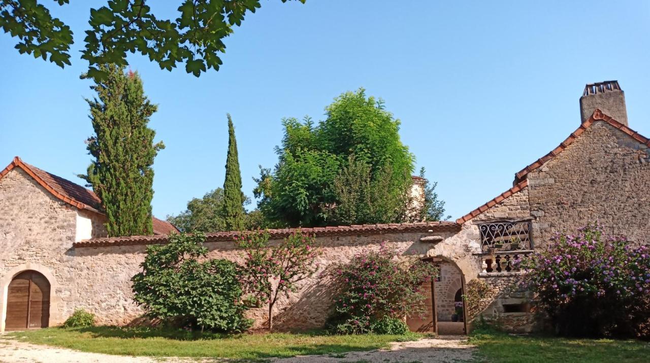 Les Granges De L Abbaye Bed & Breakfast Ginals Dış mekan fotoğraf